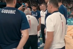 关于穆雷在MAD比赛中突破纪录，出色防守引发热议！的信息